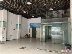 便宜底樓商鋪出租，層高4.8米，門前有空地