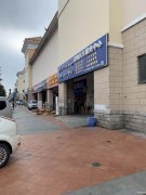 便宜底樓商鋪出租，層高4.8米，門前有空地