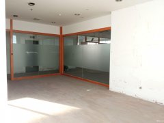 市中心，地鐵口，2樓商鋪出租，好停車，雙樓梯